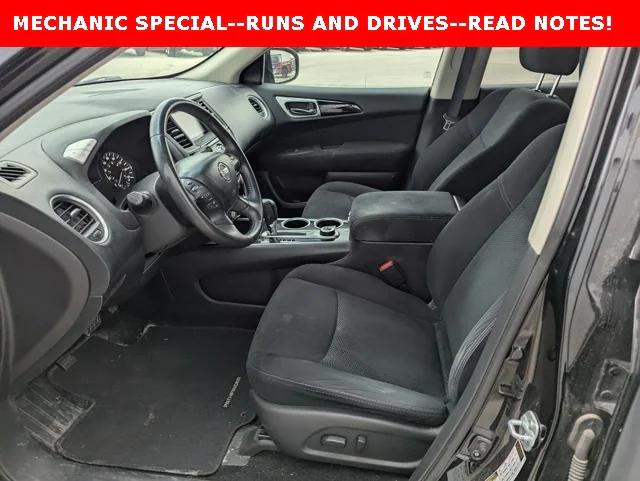 2016 Nissan Pathfinder SV