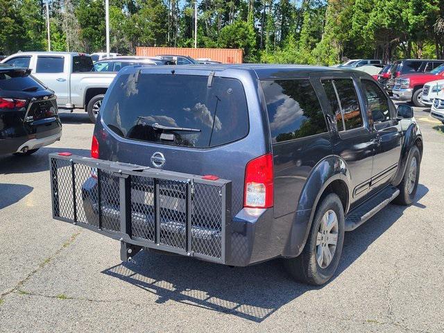 2005 Nissan Pathfinder LE