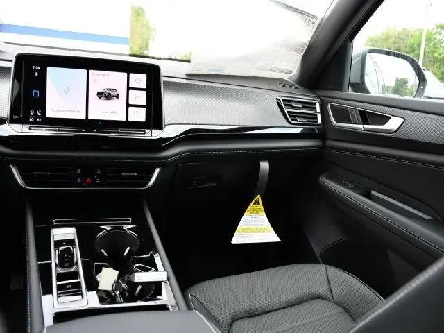 2025 Volkswagen Atlas Cross Sport 2.0T SEL