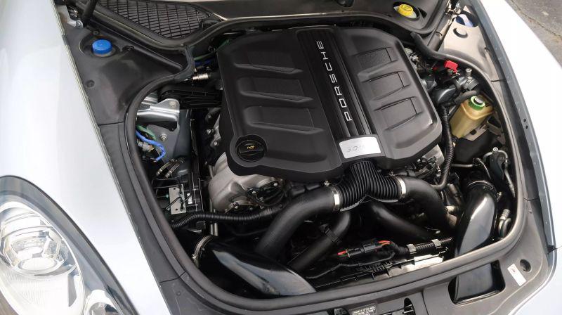 2015 Porsche Panamera S