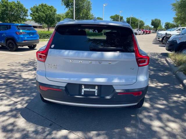 2021 Volvo XC40 T4 Momentum