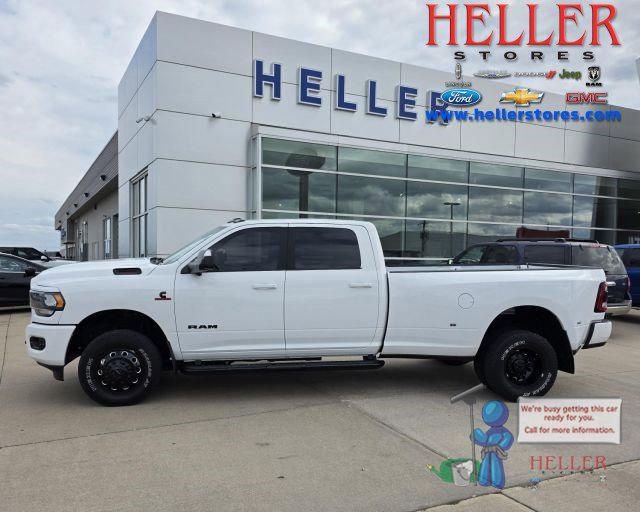 2022 RAM 3500 Big Horn Crew Cab 4x4 8 Box