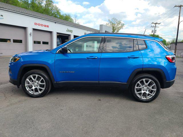 2024 Jeep Compass Latitude Lux FWD 2024 Jeep Compass Latitude Lux FWD
