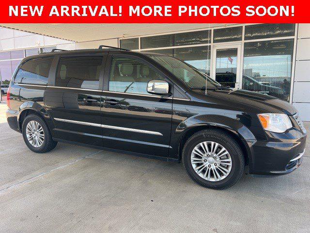 2015 Chrysler Town and Country Touring-L