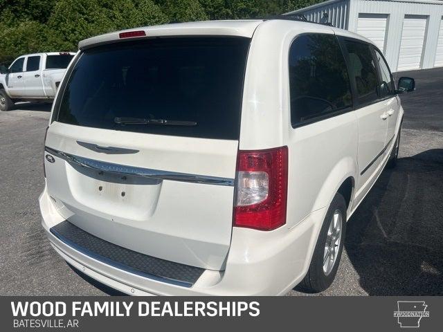 2012 Chrysler Town and Country Touring-L