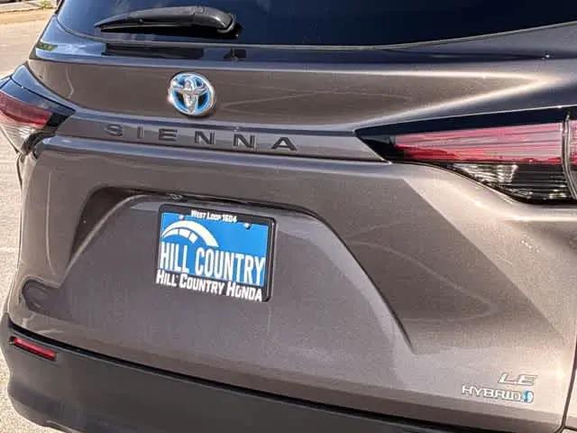 2021 Toyota Sienna LE