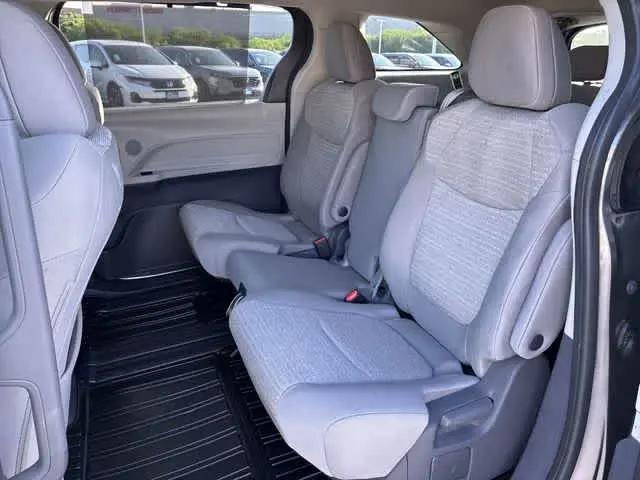 2021 Toyota Sienna LE
