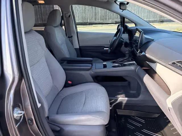 2021 Toyota Sienna LE