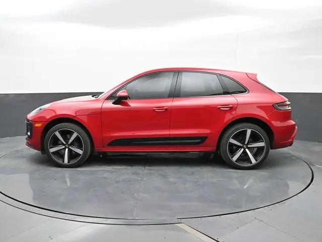2022 Porsche Macan Standard