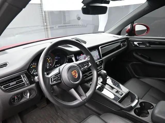 2022 Porsche Macan Standard