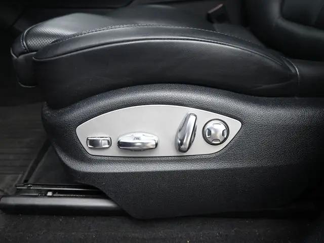 2022 Porsche Macan Standard