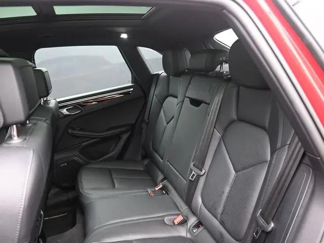 2022 Porsche Macan Standard