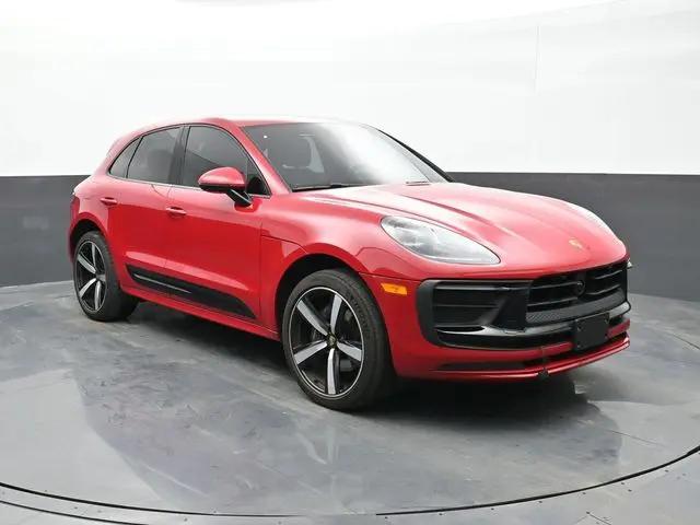 2022 Porsche Macan Standard