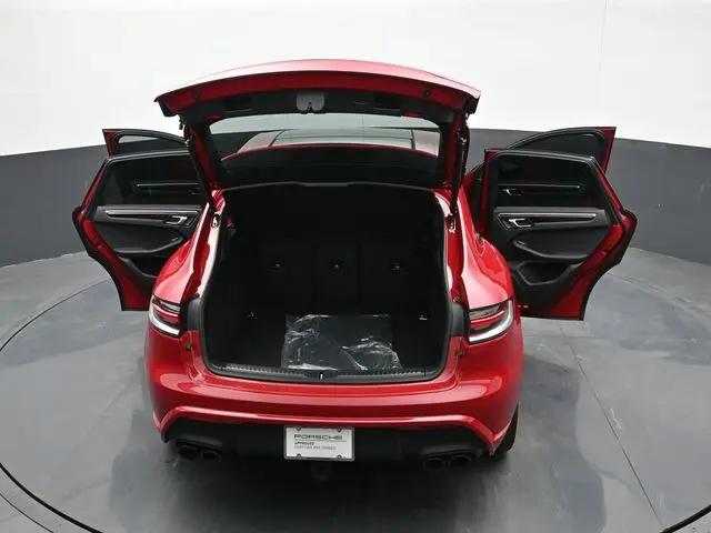 2022 Porsche Macan Standard