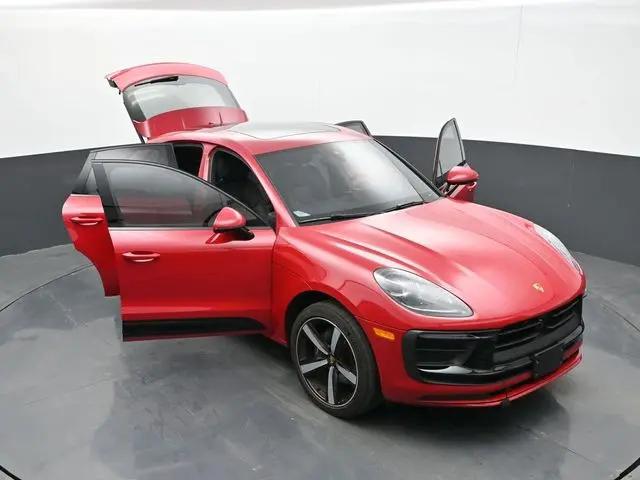 2022 Porsche Macan Standard