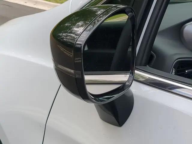 2025 Chrysler Voyager LX