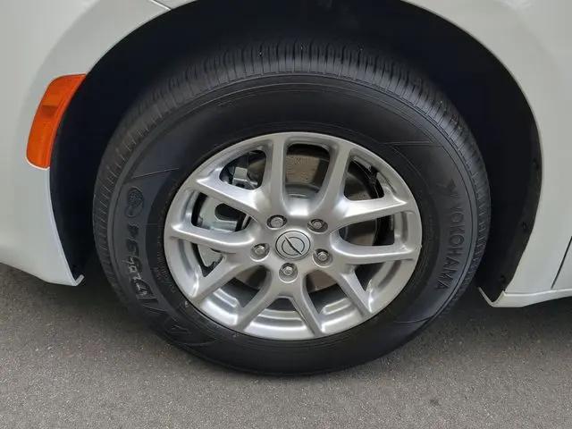 2025 Chrysler Voyager LX