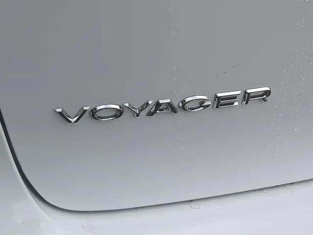 2025 Chrysler Voyager LX