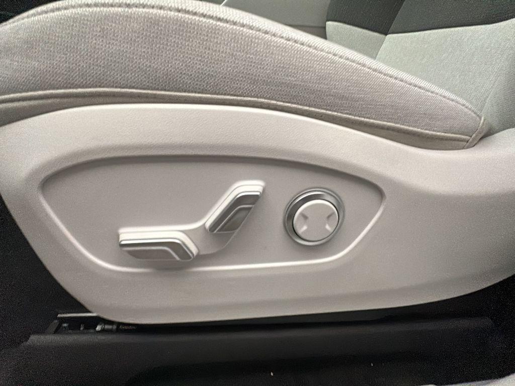 2026 Hyundai IONIQ 9 SE - Photo 8