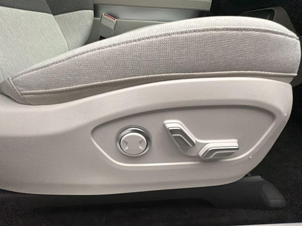 2026 Hyundai IONIQ 9 SE - Photo 14