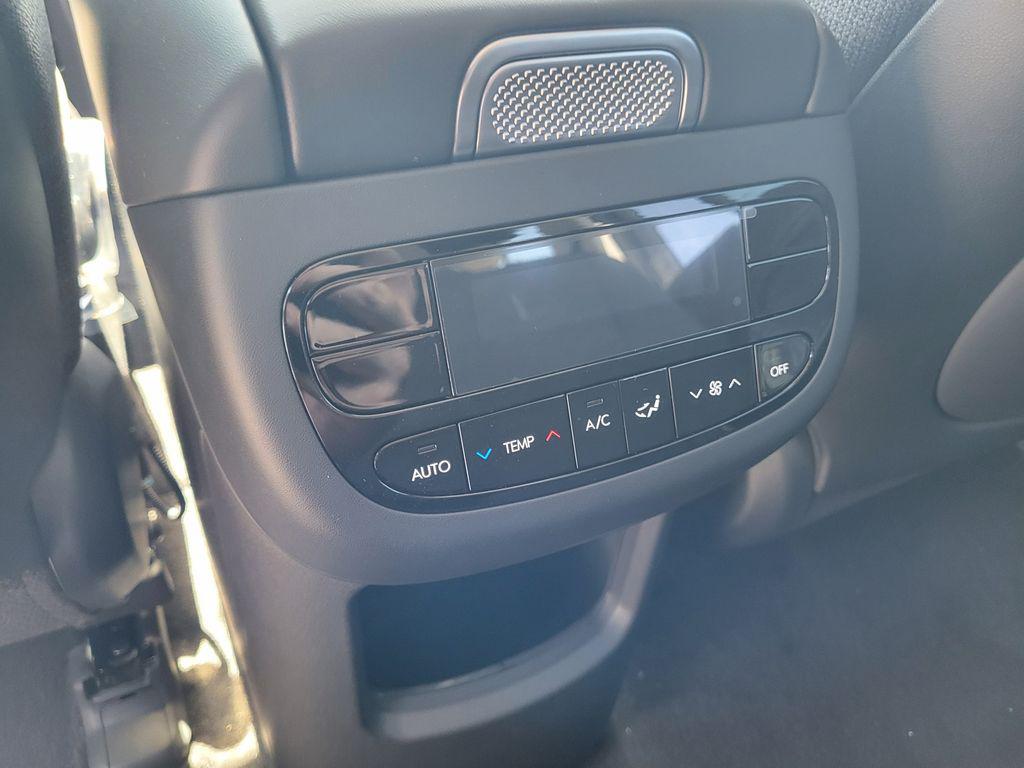2026 Hyundai IONIQ 9 S - Photo 32