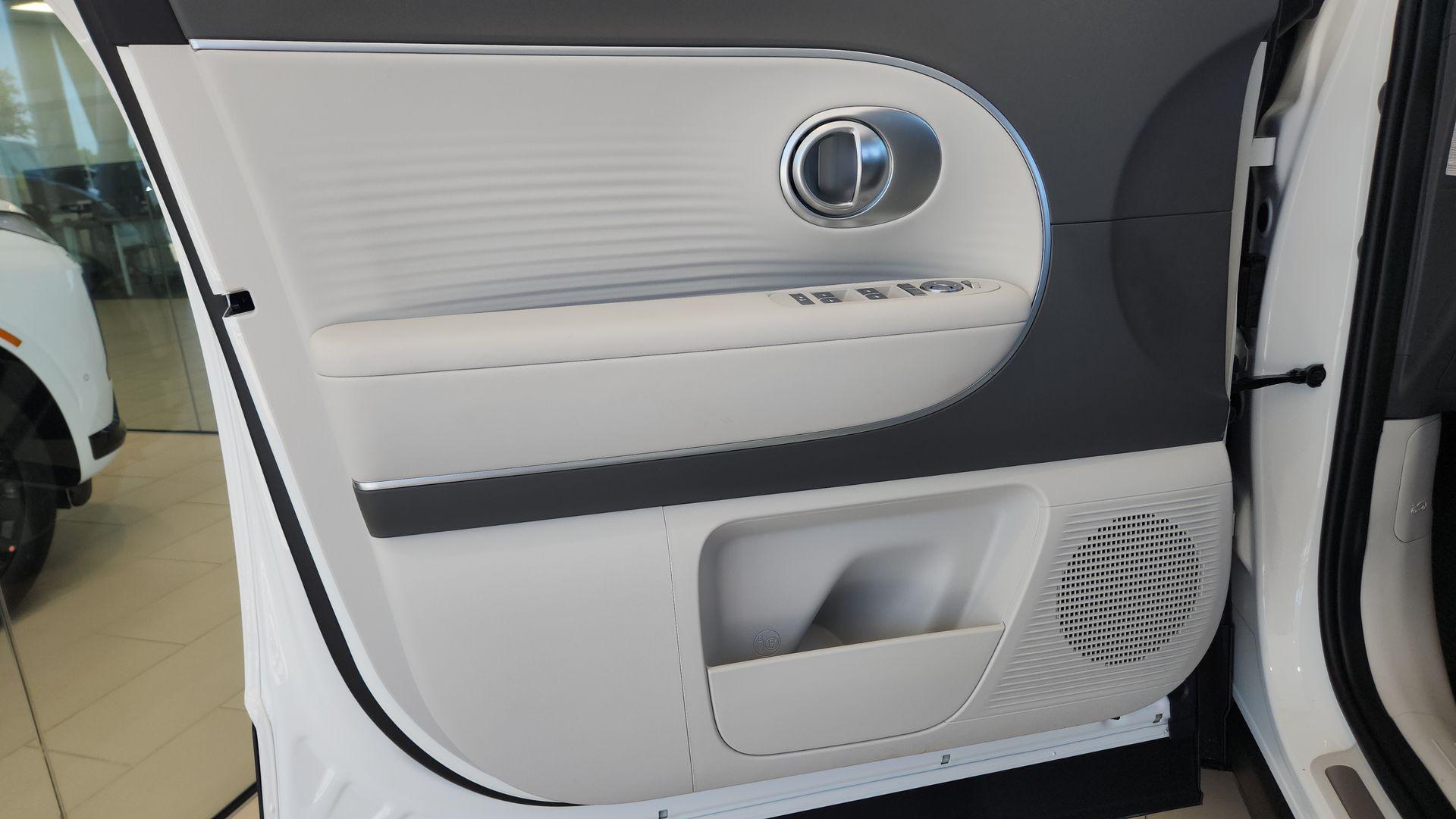 2026 Hyundai IONIQ 9 SEL - Photo 17