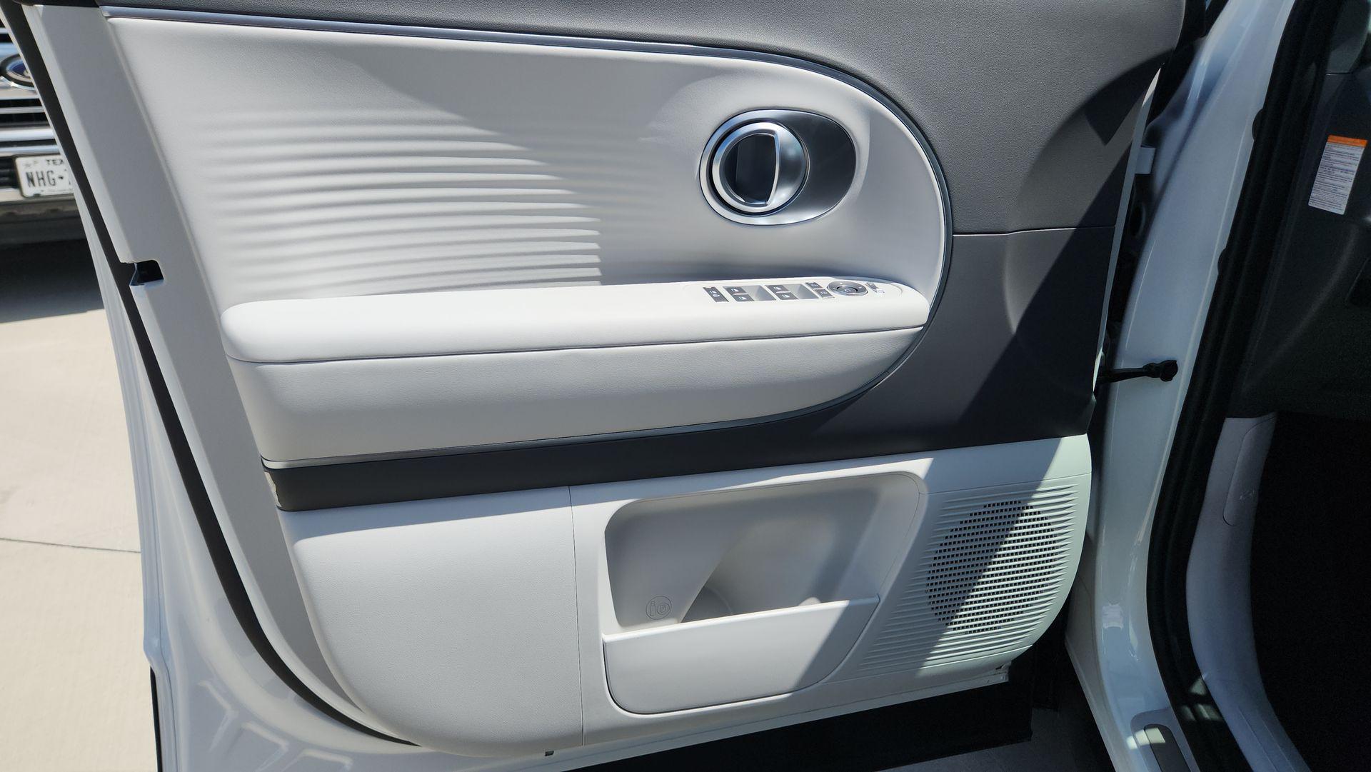 2026 Hyundai IONIQ 9 SEL - Photo 17