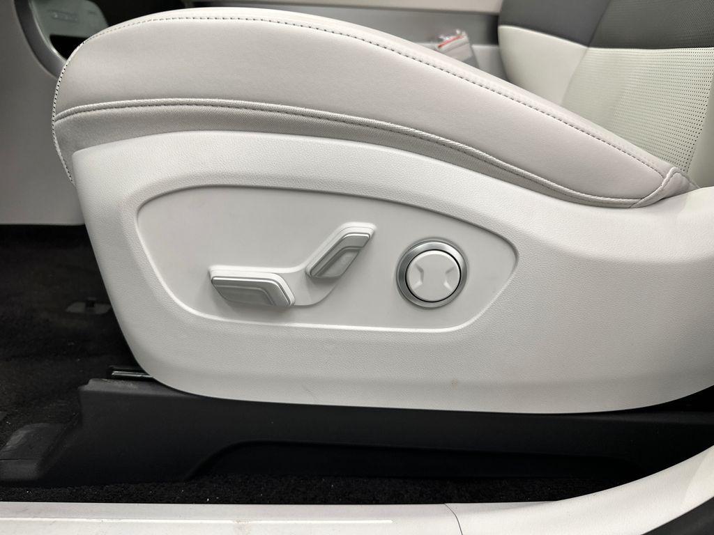 2026 Hyundai IONIQ 9 SEL - Photo 10