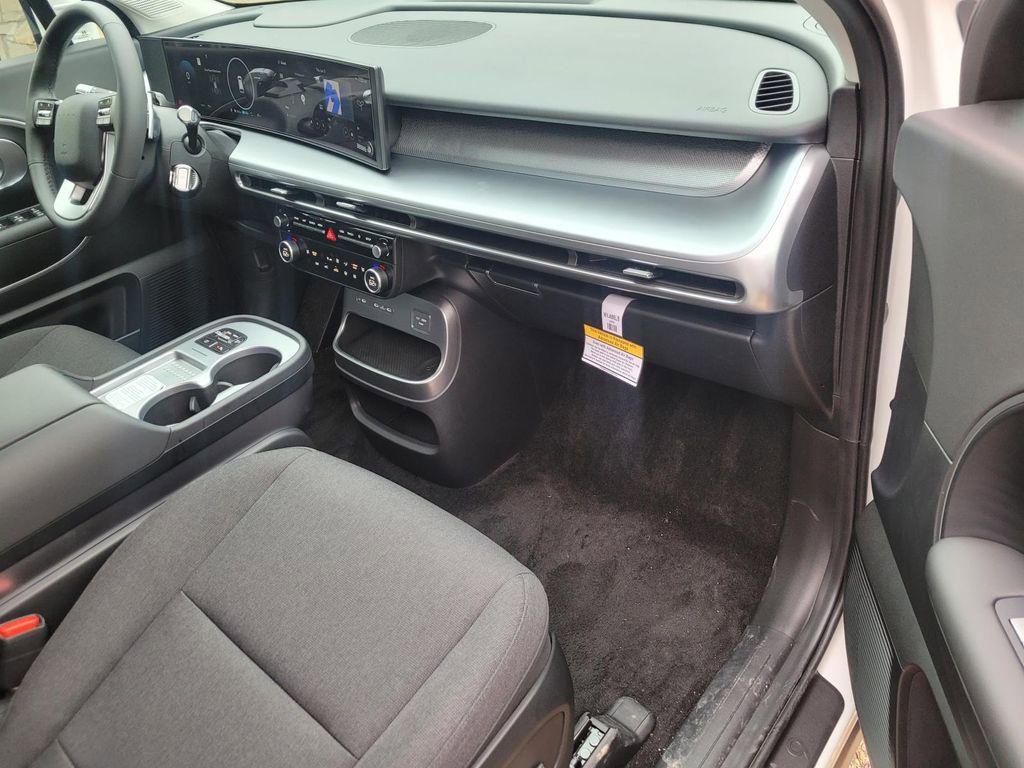 2026 Hyundai IONIQ 9 SE - Photo 9
