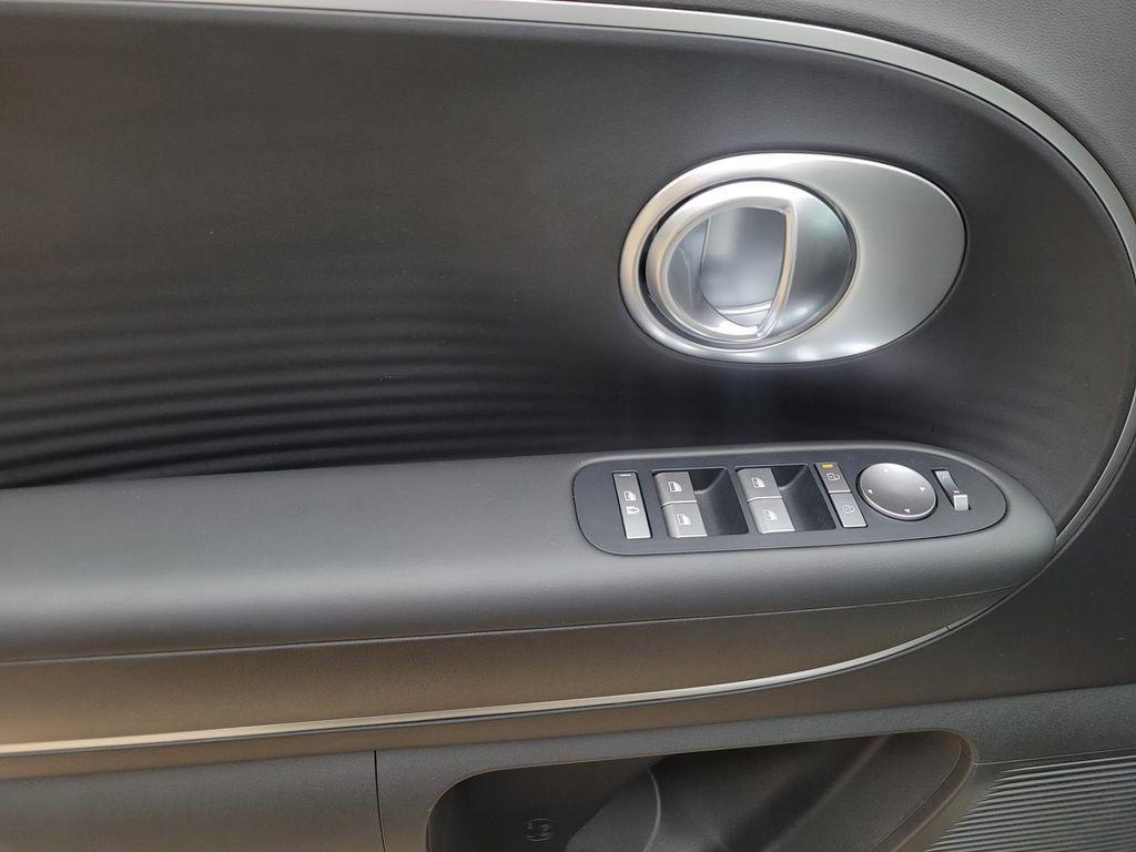 2026 Hyundai IONIQ 9 SE - Photo 22