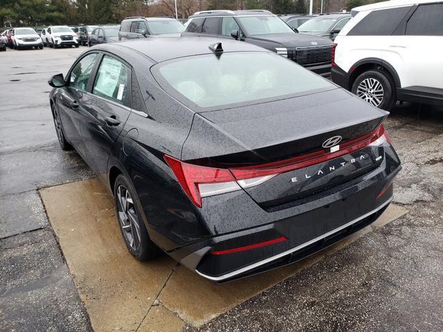 2025 Hyundai Elantra Hybrid Limited