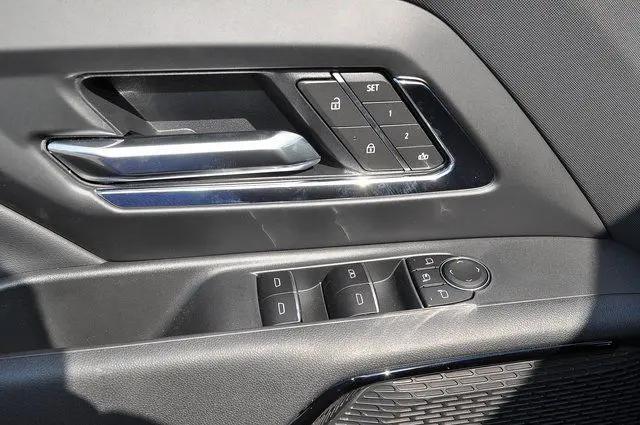 2025 Chevrolet Silverado EV LT