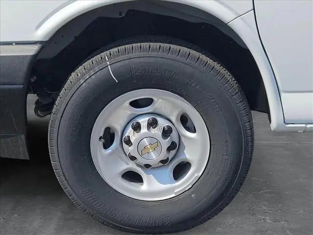 2025 Chevrolet Express Cargo Van RWD 2500 Regular Wheelbase WT
