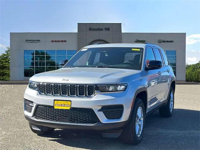 2025 Jeep Grand Cherokee GRAND CHEROKEE LAREDO X 4X4