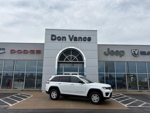 2025 Jeep Grand Cherokee GRAND CHEROKEE LAREDO 4X2 2025 Jeep Grand Cherokee GRAND CHEROKEE LAREDO 4X2