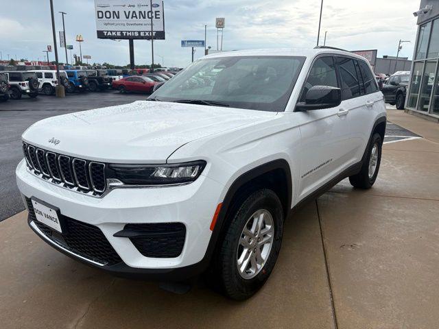 2025 Jeep Grand Cherokee GRAND CHEROKEE LAREDO 4X2 2025 Jeep Grand Cherokee GRAND CHEROKEE LAREDO 4X2