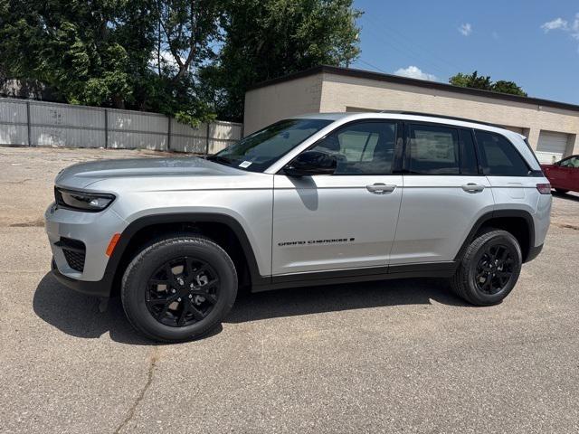 2025 Jeep Grand Cherokee GRAND CHEROKEE ALTITUDE 4X4