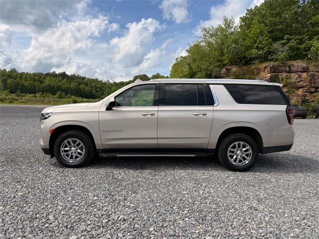 2023 Chevrolet Suburban 4WD LT