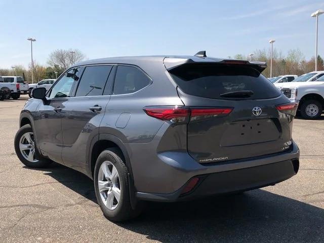2022 Toyota Highlander LE