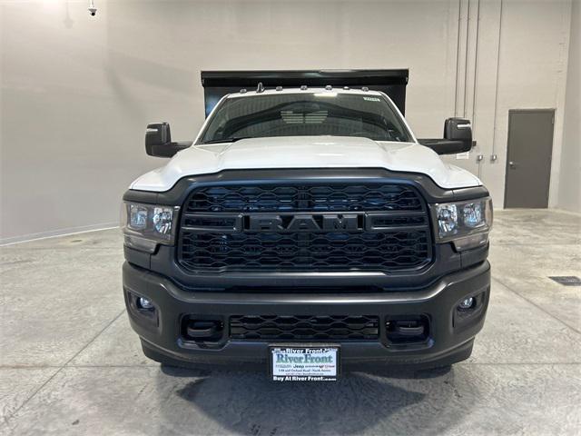 2024 RAM Ram 3500 Chassis Cab RAM 3500 TRADESMAN CHASSIS REGULAR CAB 4X4 84 CA