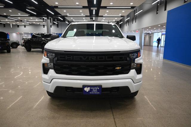 2022 Chevrolet Silverado 1500 4WD Double Cab Standard Bed Custom