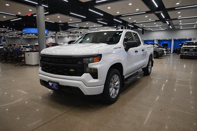 2022 Chevrolet Silverado 1500 4WD Double Cab Standard Bed Custom