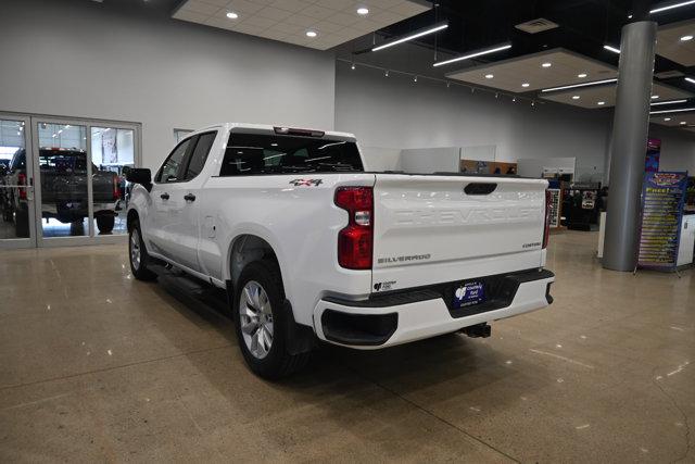 2022 Chevrolet Silverado 1500 4WD Double Cab Standard Bed Custom