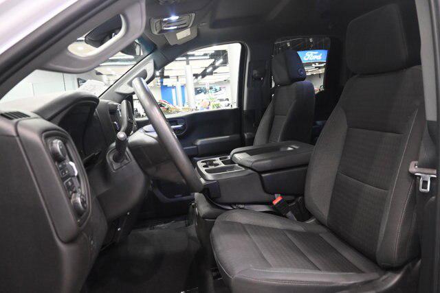 2022 Chevrolet Silverado 1500 4WD Double Cab Standard Bed Custom