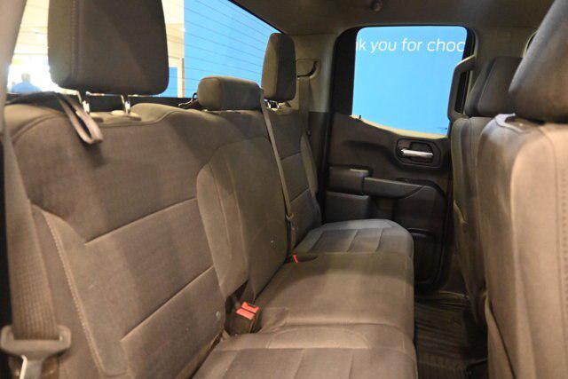 2022 Chevrolet Silverado 1500 4WD Double Cab Standard Bed Custom