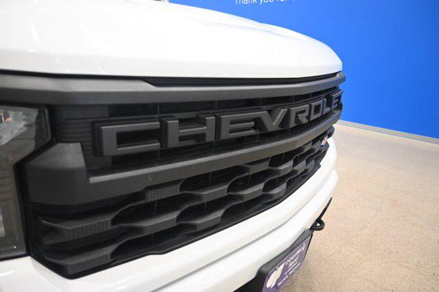 2022 Chevrolet Silverado 1500 4WD Double Cab Standard Bed Custom