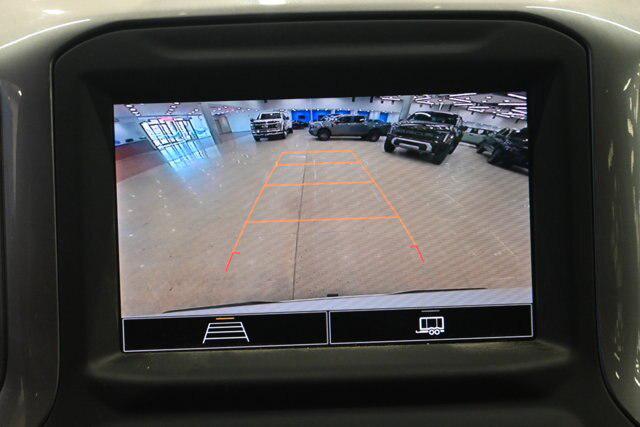 2022 Chevrolet Silverado 1500 4WD Double Cab Standard Bed Custom