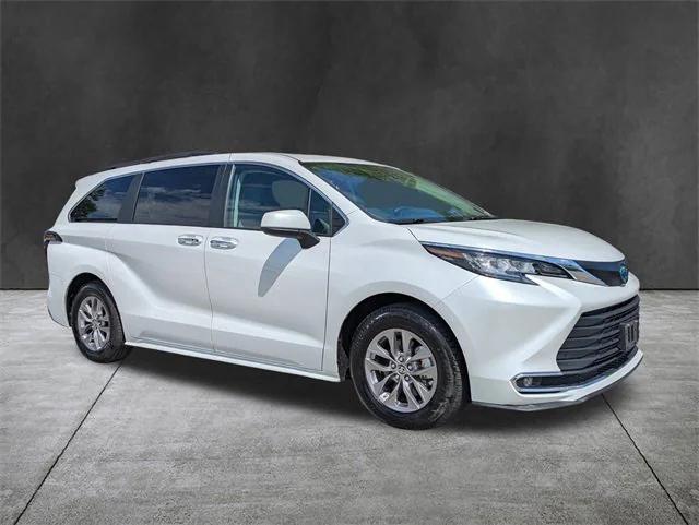 2023 Toyota Sienna XLE