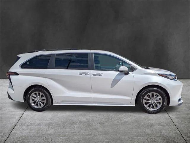 2023 Toyota Sienna XLE