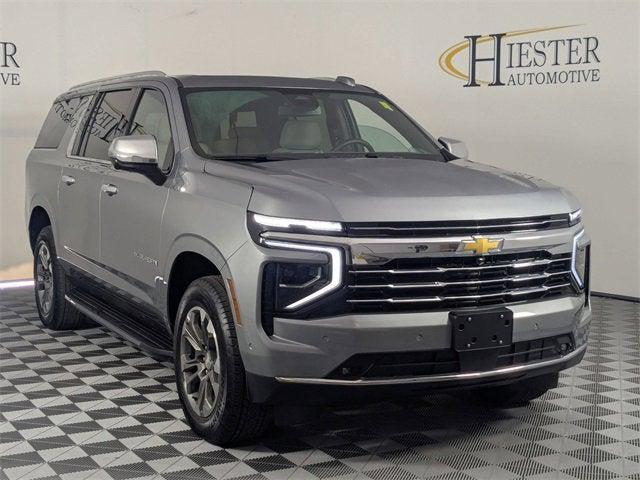 2025 Chevrolet Suburban 4WD LT